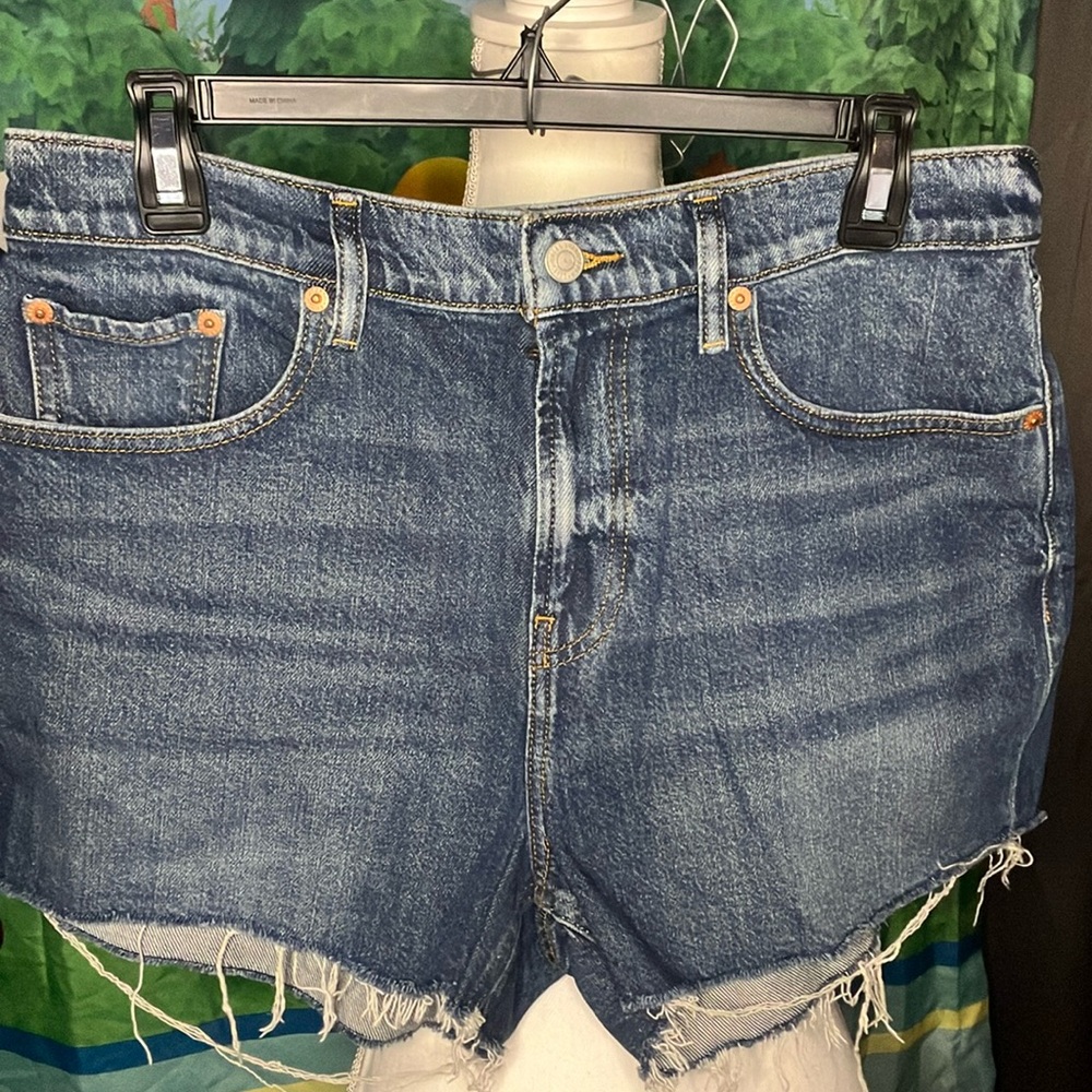 Lucky brand, Jean shorts distressed 8/29